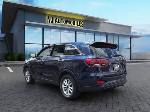 Used 2020 Kia Sorento LX image 5
