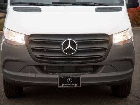 Used 2025 Mercedes-Benz Sprinter 2500 image 12