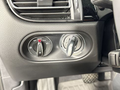Certified 2026 Porsche Cayenne AWD/4WD image 19
