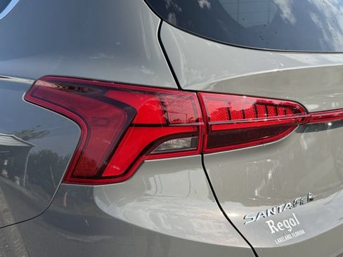 Used 2022 Hyundai Santa Fe SEL w/ Convenience + Premium Package AWD/4WD image 11
