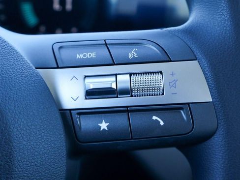 New 2026 Hyundai Kona SE image 17