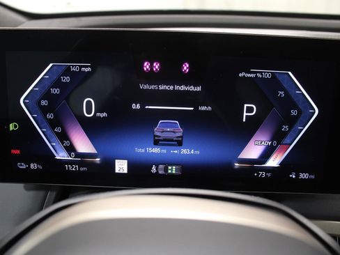 Used 2022 BMW iX xDrive50 w/ Premium Package image 9