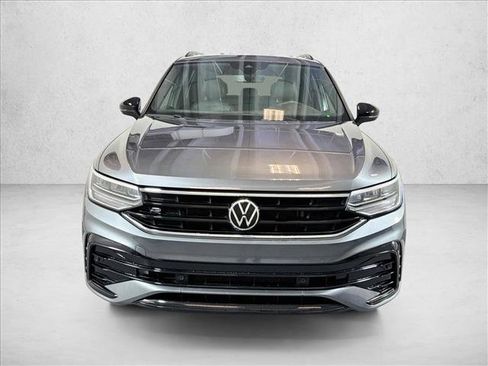 Used 2022 Volkswagen Tiguan SE R-Line FWD image 2