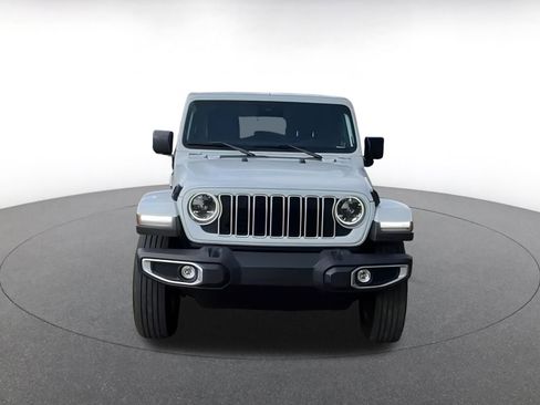 Used 2025 Jeep Wrangler Sahara image 8