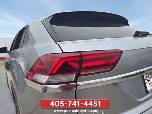 Used 2023 Volkswagen Atlas Cross Sport SE FWD image 35