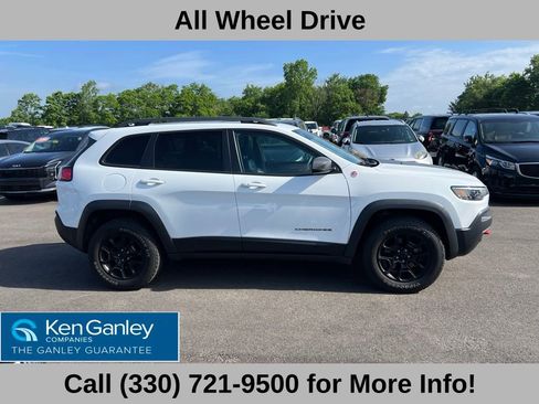 Used 2019 Jeep Cherokee Trailhawk w/ Comfort/Convenience Group AWD/4WD image 4