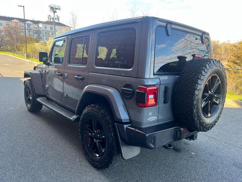 Used 2022 Jeep Wrangler Unlimited Sahara AWD/4WD image 7