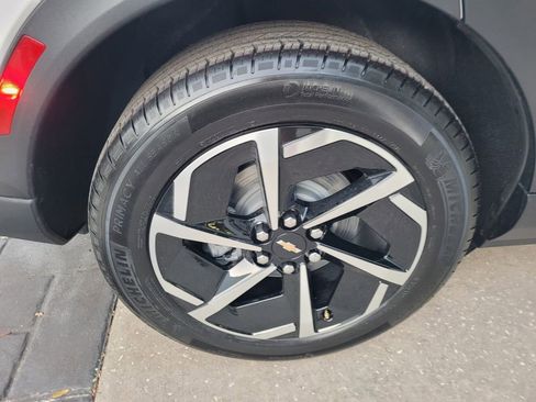 New 2026 Chevrolet Equinox EV LT FWD image 12