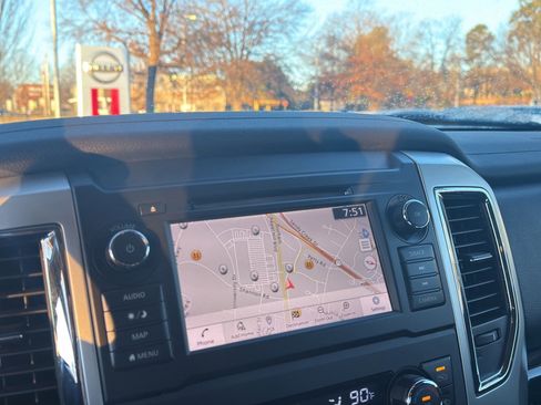 Used 2019 Nissan Titan SV w/ SV Convenience Package image 26