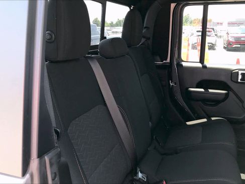 Used 2022 Jeep Gladiator Mojave w/ Trailer Tow Package image 19