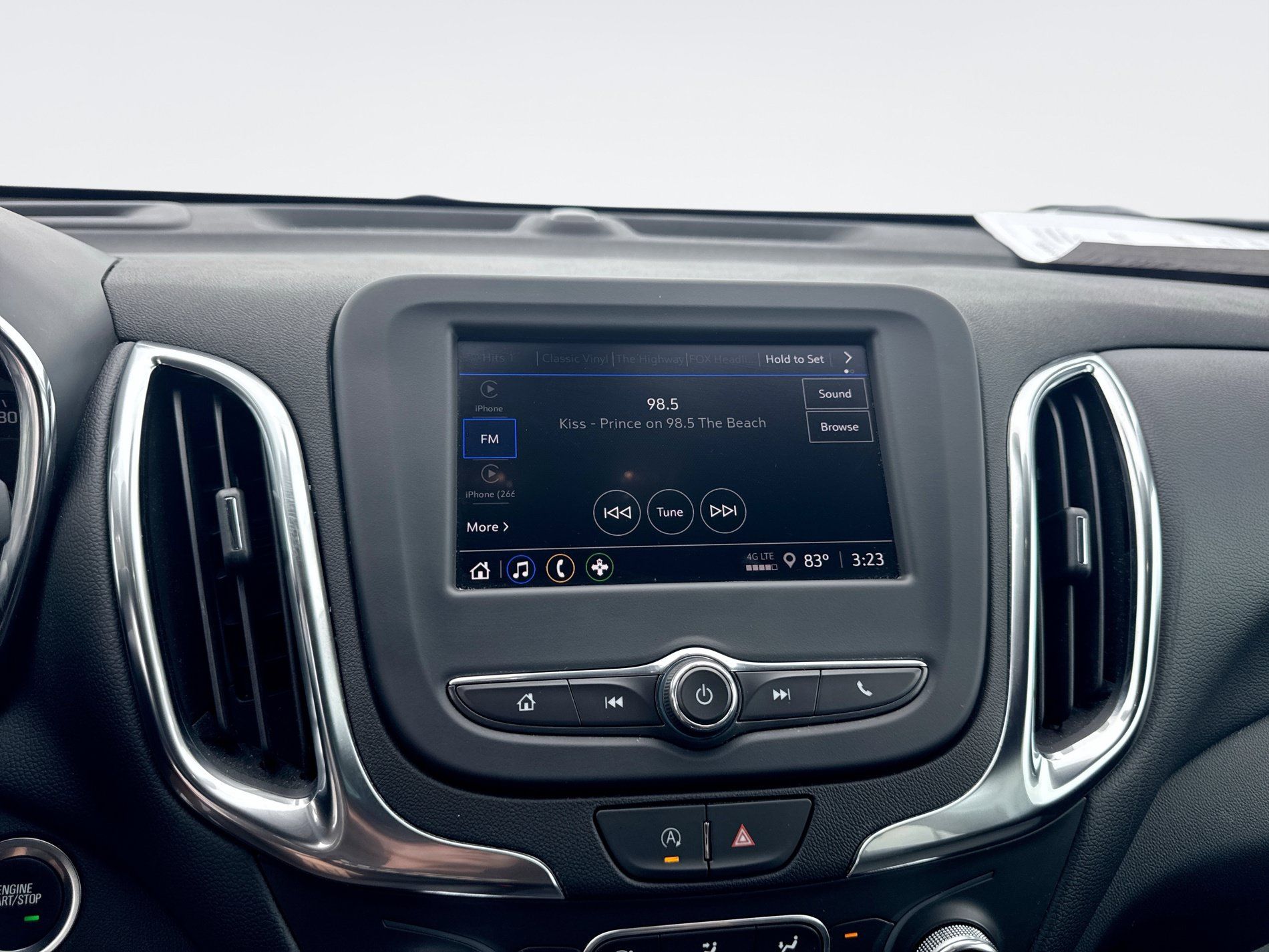 Used 2024 Chevrolet Equinox LT FWD image 18