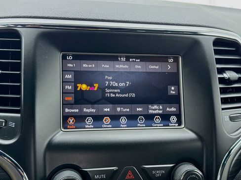 Used 2020 Jeep Grand Cherokee Laredo image 11