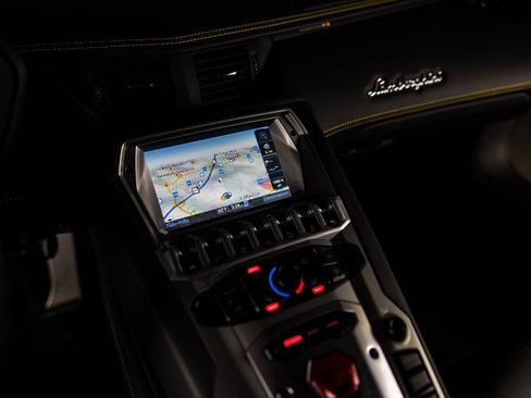 Used 2013 Lamborghini Aventador LP 700-4 image 28