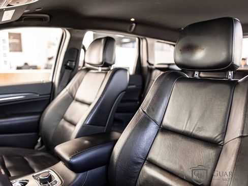 Used 2019 Jeep Grand Cherokee Limited image 18