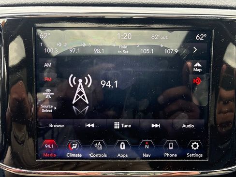 Used 2021 Jeep Grand Cherokee Limited w/ Sun & Sound Group AWD/4WD image 20