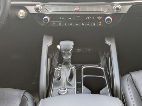 Certified 2025 Kia Telluride LX FWD image 22