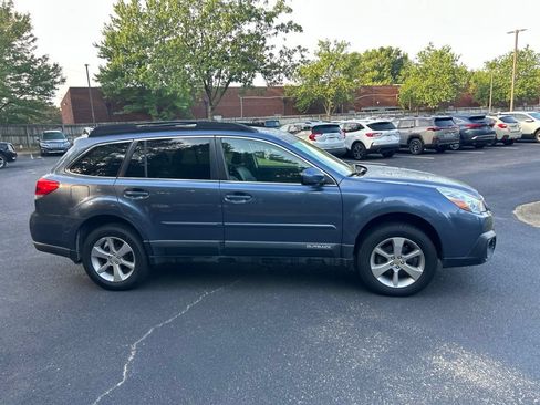Used 2014 Subaru Outback 2.5i Limited w/ Moonroof Package AWD/4WD image 2