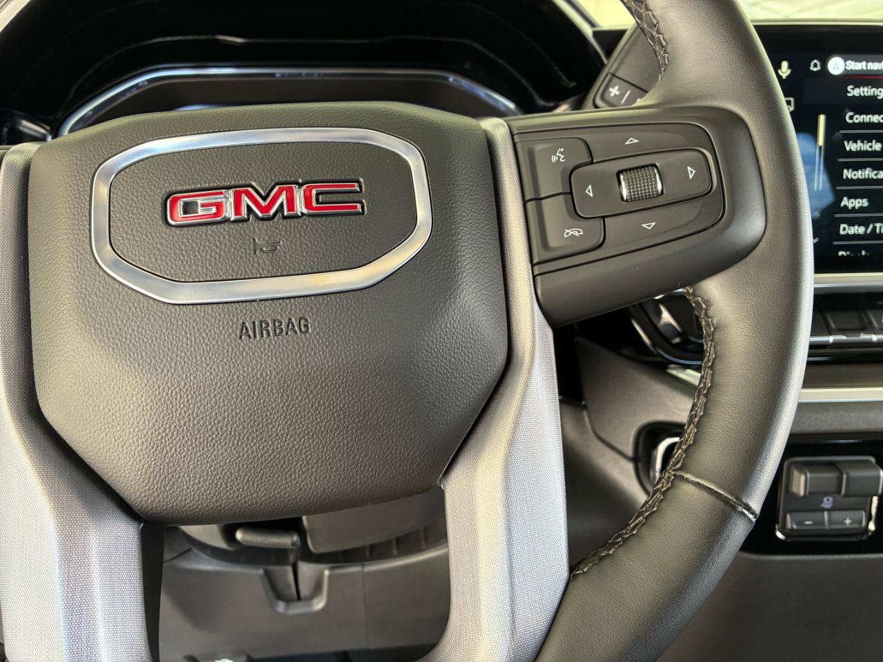 Used 2025 GMC Sierra 1500 SLT AWD/4WD image 26