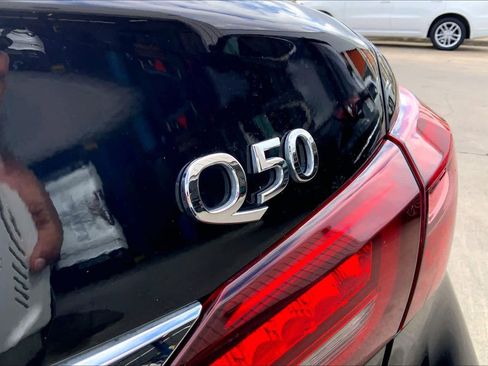 Used 2021 INFINITI Q50 Luxe image 10