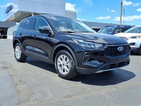 Certified 2023 Ford Escape Active w/ Tech Pack #2 AWD/4WD image 3