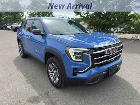 Used 2025 GMC Terrain Elevation AWD/4WD image 2