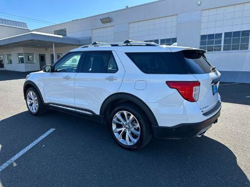 Certified 2022 Ford Explorer Platinum w/ Equipment Group 601A AWD/4WD image 4