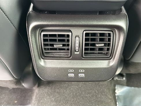 Used 2023 Toyota Crown Limited image 18