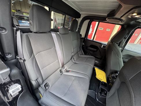 Used 2021 Jeep Gladiator Sport AWD/4WD image 26