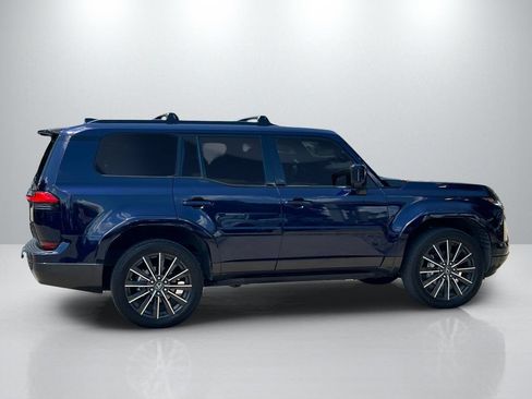 Used 2024 Lexus GX 550 w/ Accessory Package (Z1) AWD/4WD image 4