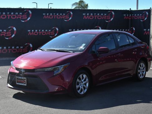 Used 2024 Toyota Corolla LE image 3