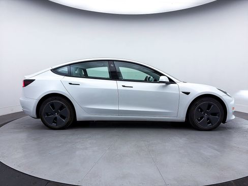 Used 2023 Tesla Model 3 Standard Range image 38