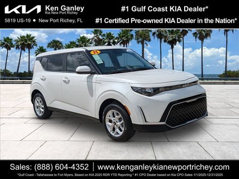 Certified 2025 Kia Soul LX w/ LX Technology Package FWD image 1