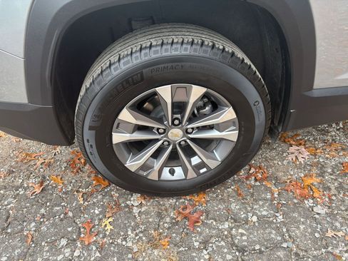 Used 2025 Chevrolet Equinox LT image 25