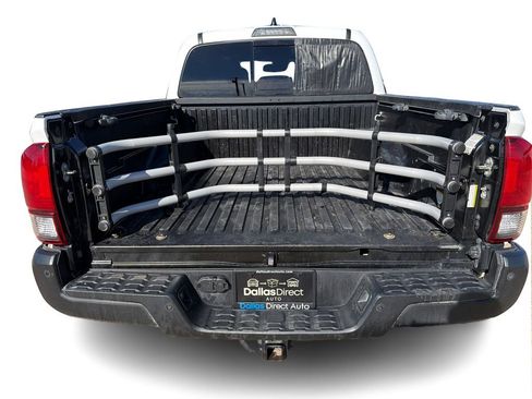 Used 2020 Toyota Tacoma TRD Sport w/ Technology Package image 13