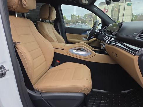 New 2026 Mercedes-Benz GLS 450 4MATIC image 19