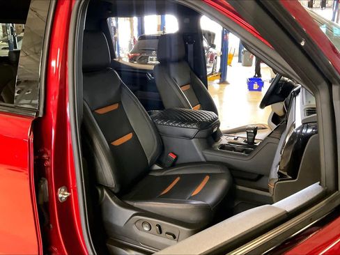 Used 2023 GMC Sierra 1500 AT4 w/ AT4 Premium Package image 8