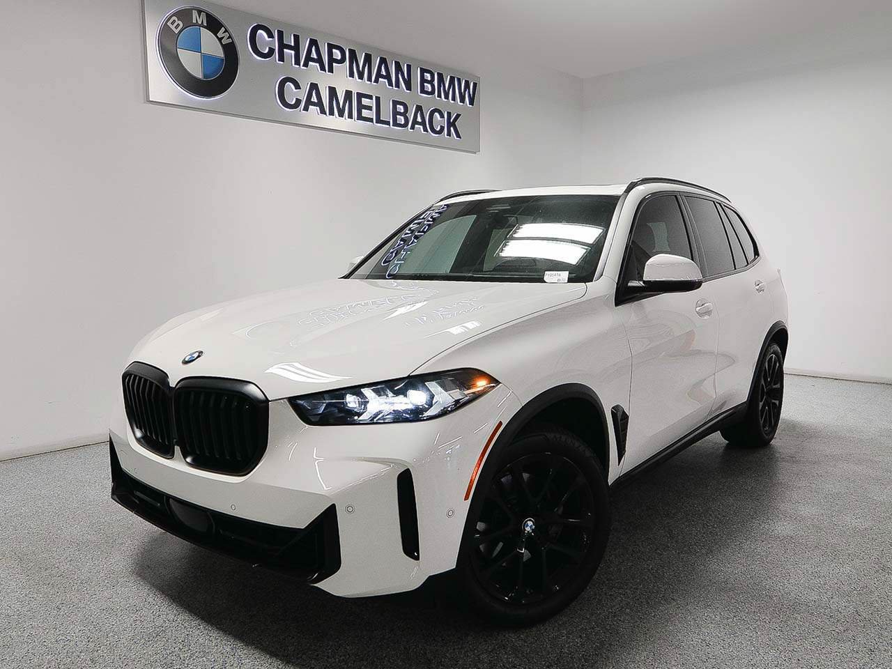 Used 2024 BMW X5 sDrive40i w/ Parking Assistance Package RWD image 1