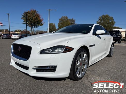 Used 2019 Jaguar XJ R-Sport image 1