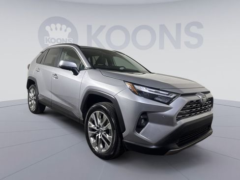Used 2023 Toyota RAV4 Limited image 10