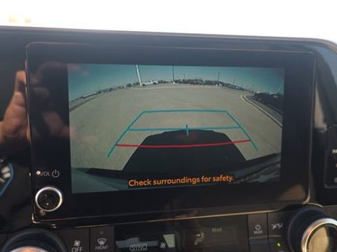 Used 2023 Toyota Highlander XLE image 21