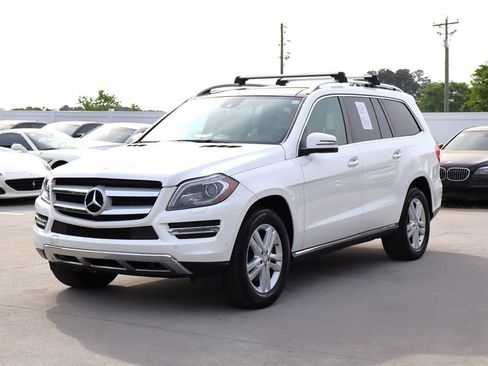 Used 2015 Mercedes-Benz GL 320 BlueTEC 4MATIC image 3