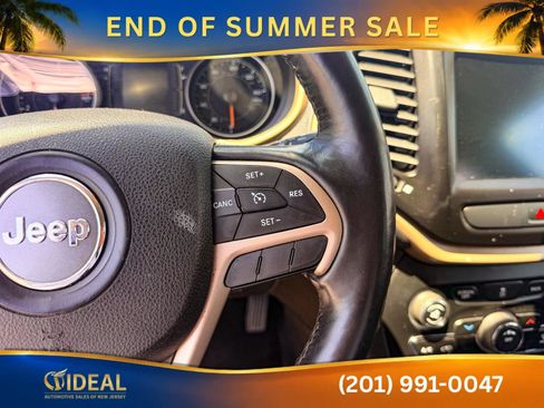 Used 2016 Jeep Cherokee Latitude w/ Cold Weather Group AWD/4WD image 28