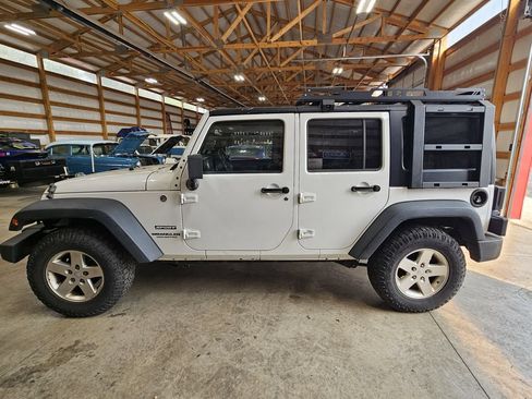 Used 2014 Jeep Wrangler Unlimited Sport w/ Quick Order Package 24S AWD/4WD image 5