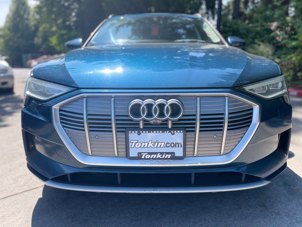 Used 2019 Audi e-tron Prestige w/ Prestige Package AWD/4WD image 9