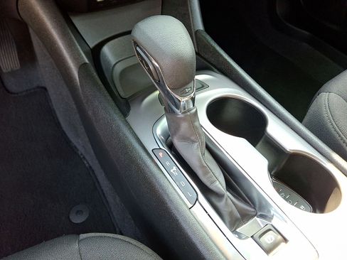Used 2025 Chevrolet Malibu LS FWD image 12