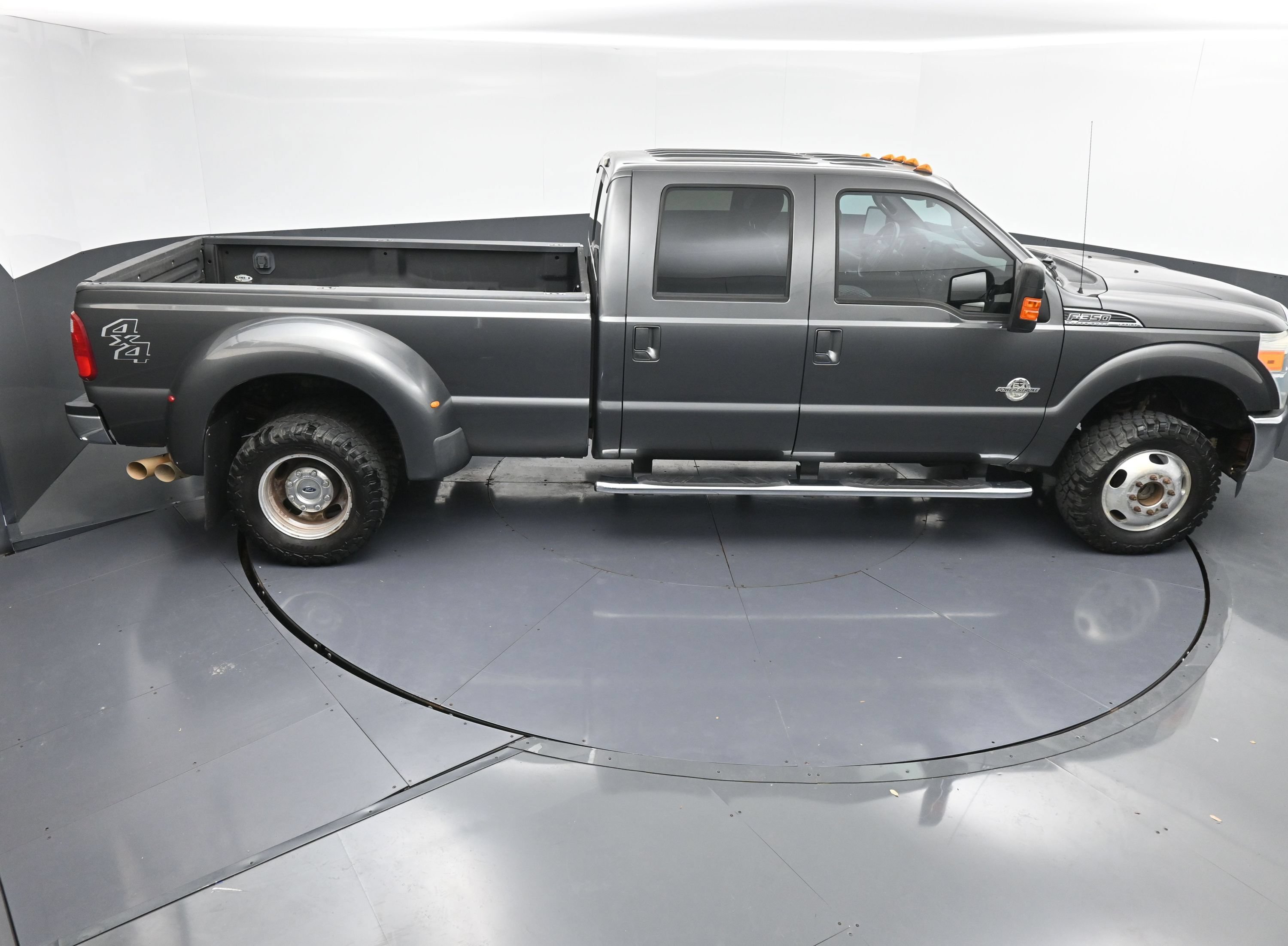 Used 2015 Ford F350 Lariat w/ Lariat Interior Package AWD/4WD image 39