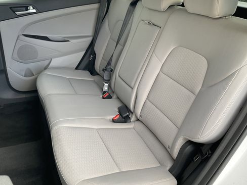 Used 2019 Hyundai Tucson SE image 38