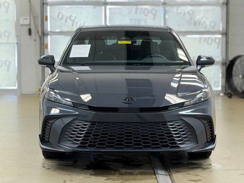 Used 2026 Toyota Camry SE AWD/4WD image 2