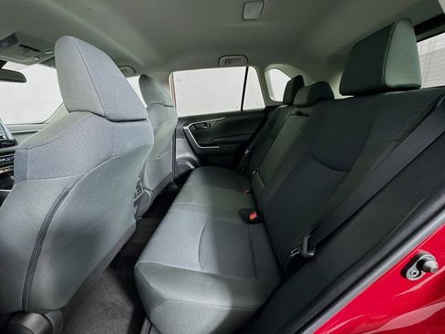 Used 2022 Toyota RAV4 LE image 22