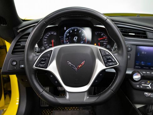 Used 2019 Chevrolet Corvette Stingray Coupe w/ 2LT Preferred Equipment Group RWD image 21